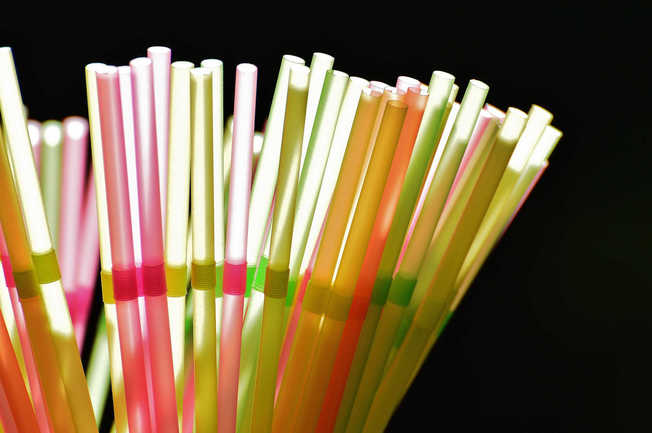 Desktop plastic straw campaigns1