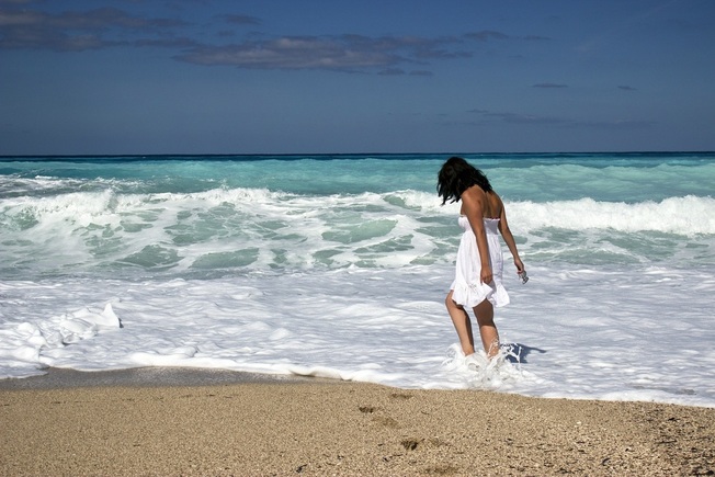 Desktop girl on beach