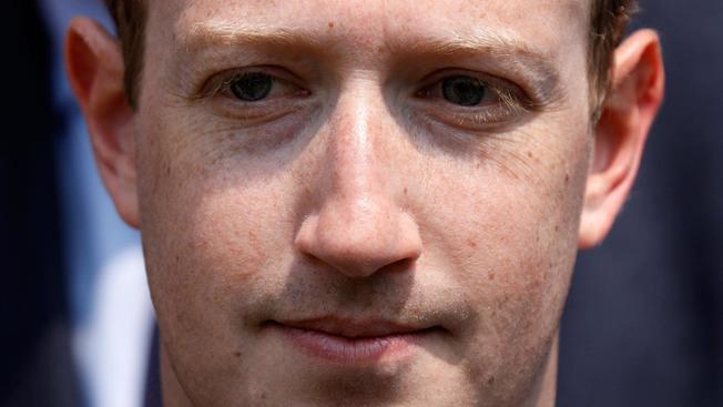 Desktop zuckerberg facebook e1532725019918